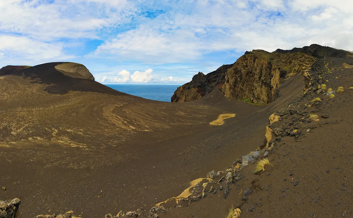 Capelinhos Volcano Faial: Complete Visitor Guide & History