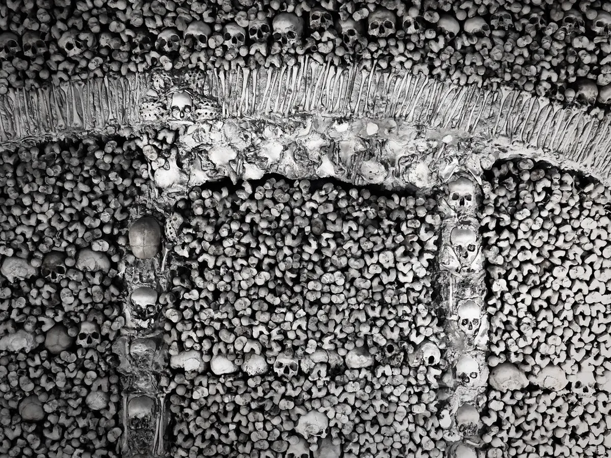 Évora tours and day trips to the Chapel of Bones, Portugal