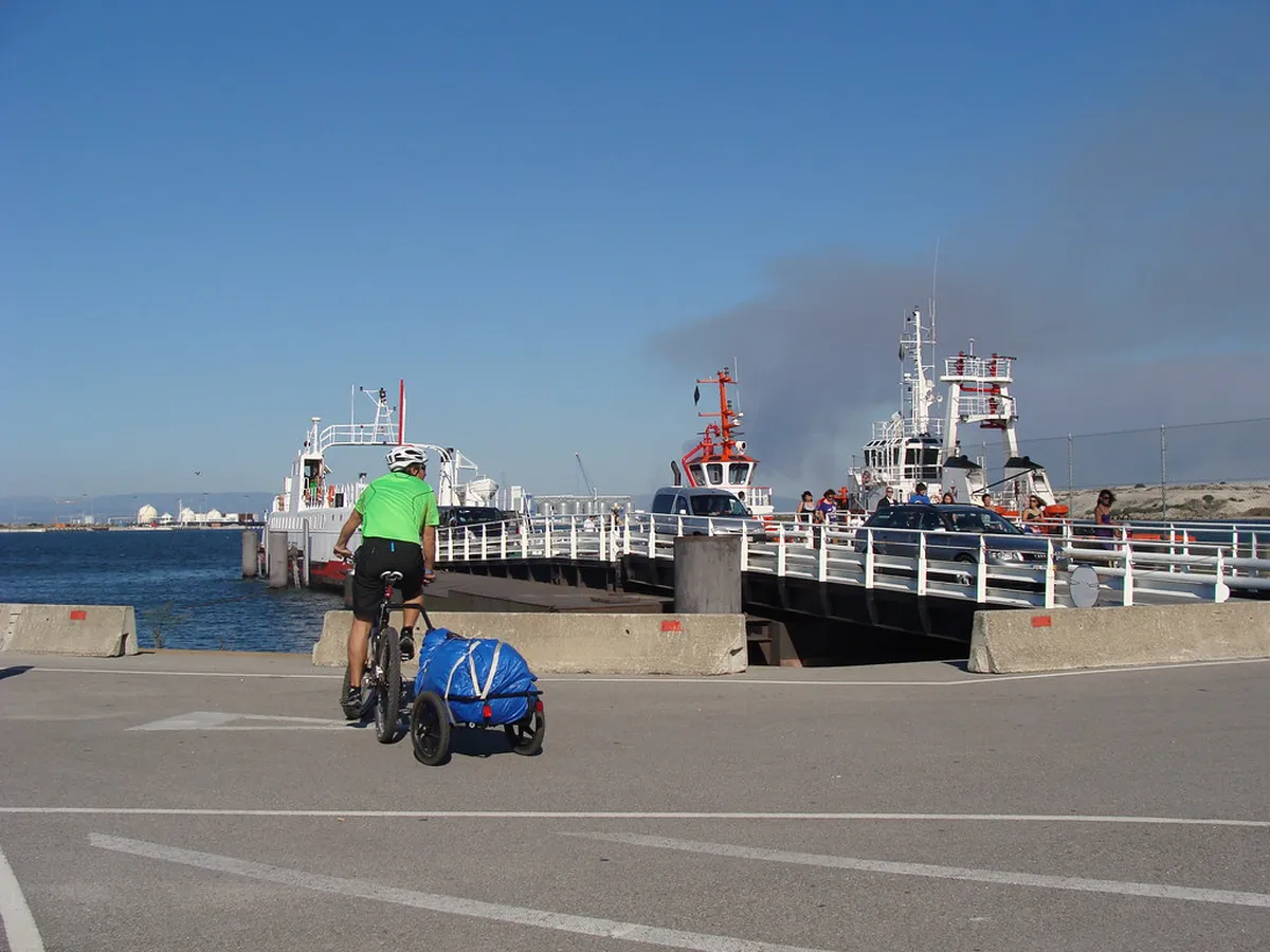 Day Trips From Aveiro — Aveiro lagoon boat