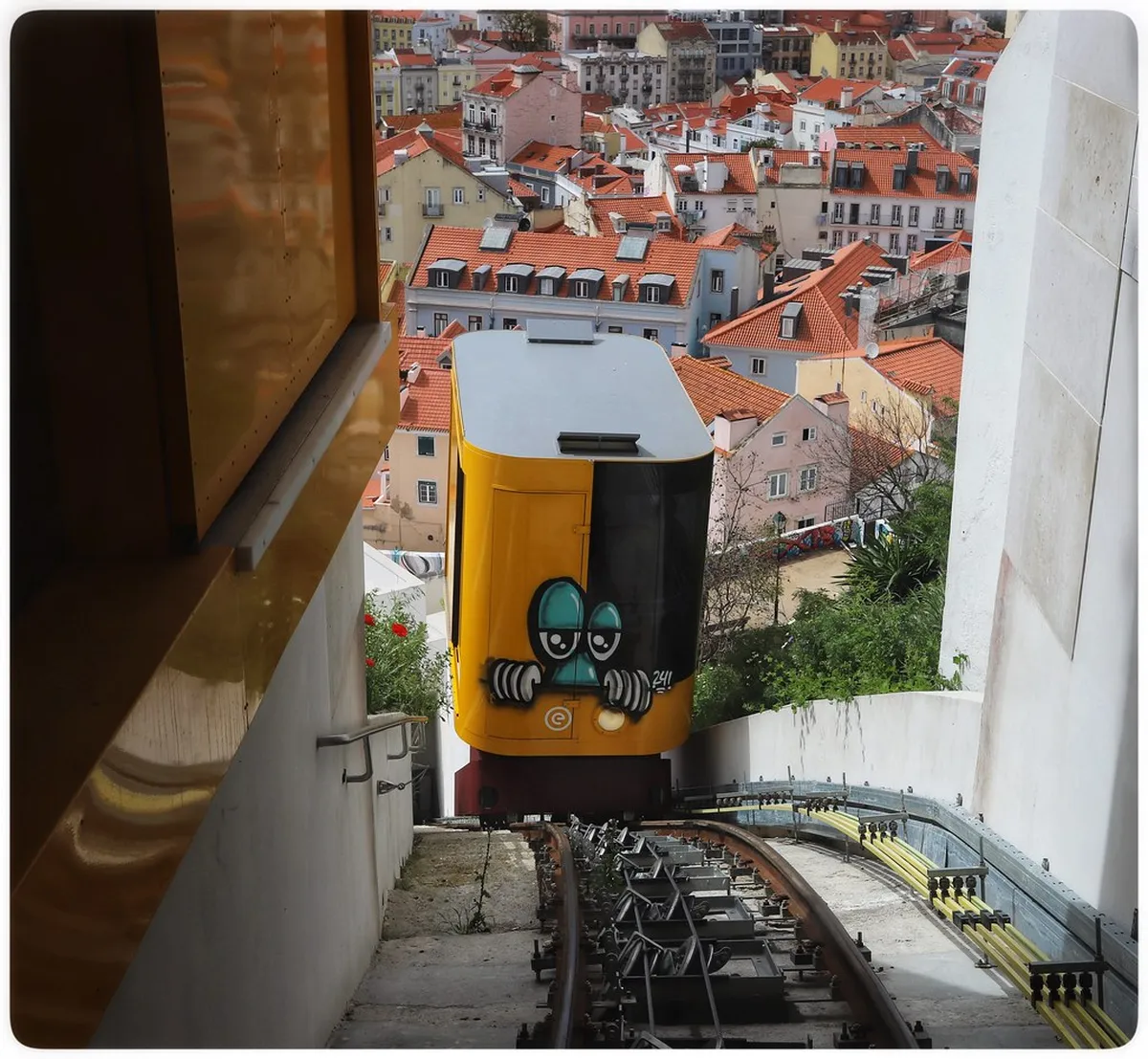 Graca Lisbon: 8 Essential Things to See and Do