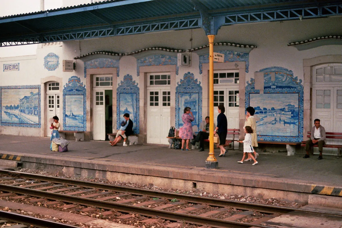 How To Get To Aveiro — Aveiro railway platform