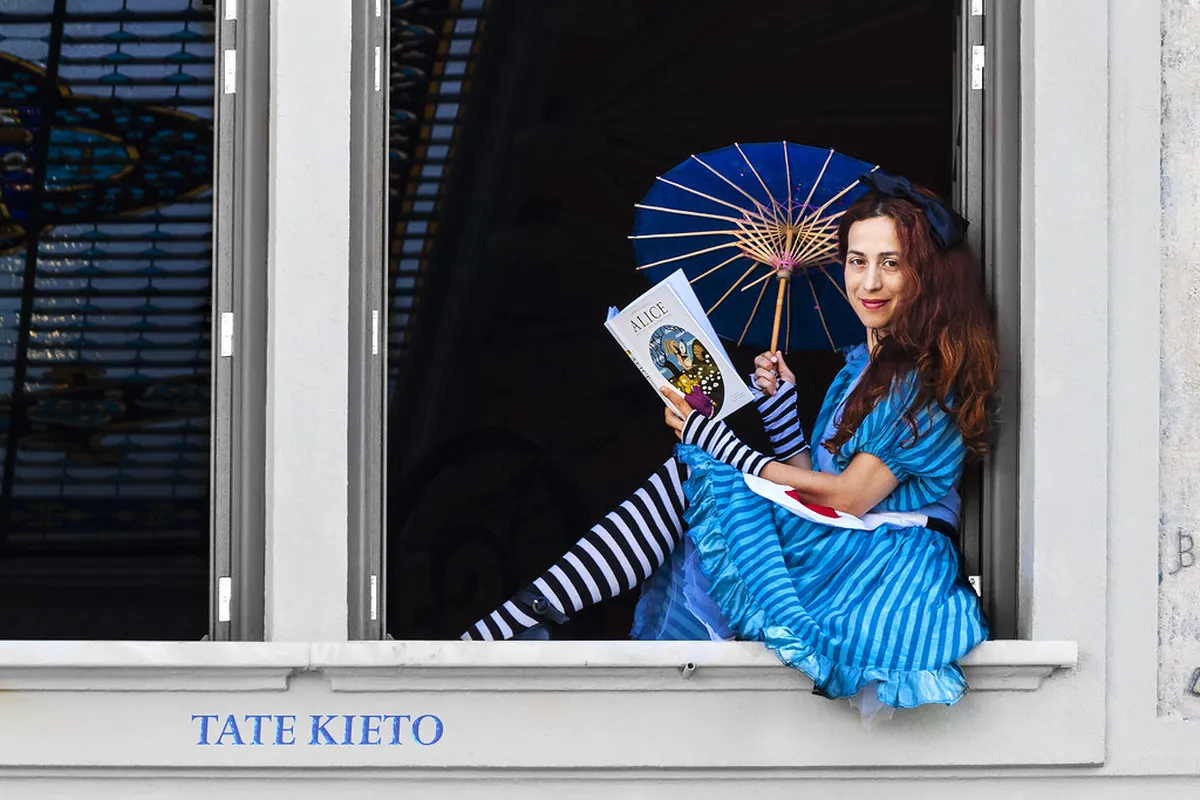 Lello Bookshop Porto Tickets: How to Visit and Book