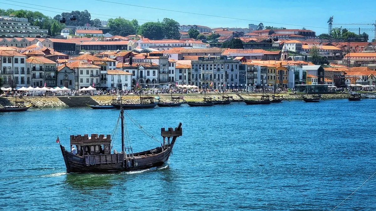 Lisbon to Porto Road Trip: 10 Best Stops and Driving Route