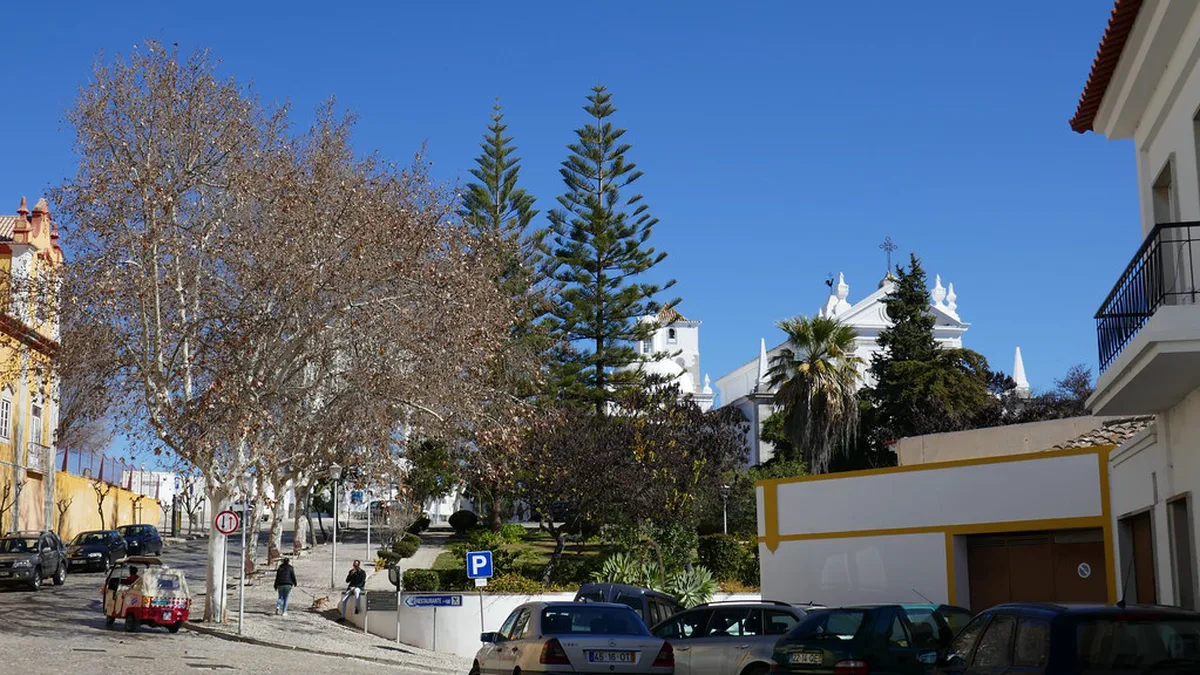 Whitewashed houses and a Roman bridge in Tavira, eastern Algarve